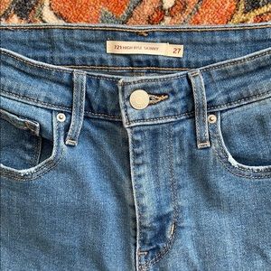 Levi’s 721 High Rise Skinny Jean